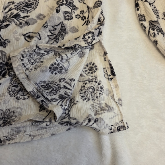 Maurices White Floral Lace-Trim Open Cardigan - Picture 5 of 7